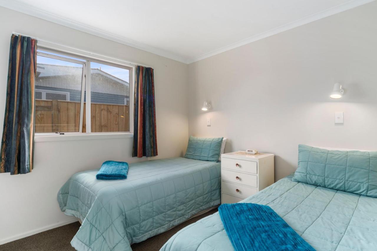 Rainbow Lake House - Lake Taupo Holiday Home Eksteriør bilde